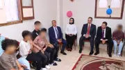 محافظ دمياط يشارك أطفال دور الضيافة فرحة عيد الأضحى