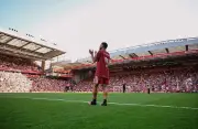 محمد صلاح يهنئ متابعيه بحلول عيد الأضحى المبارك