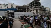 فلسطينيون في غزة يحيون عيد الأضحى بين الركام وسط الحرب