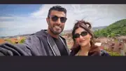 محمد سامي وزوجته مي عمر في لحظة رومانسية جديدة