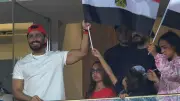 تامر حسني يحتفل مع منتخب مصر بالفوز على روسيا في استاد القاهرة