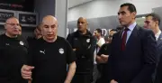 بعد الفوز على روسيا.. وزير الرياضة يوجه رسالة لمنتخب الفراعنة داخل غرفة خلع الملابس