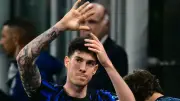 بديل باستوني.. برشلونة يستهدف صخرة دفاع آرسنال هينكابي