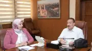 محافظ بورسعيد يلتقي الأسر الأولى بالرعاية في ثالث أيام العيد