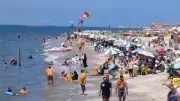 إقبال كثيف على شواطئ رأس البر ودمياط الجديدة في ثالث أيام عيد الأضحى