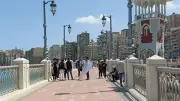الحماية المدنية بالإسكندرية تنقذ شابًا يعاني من مرض ذهني من أعلى عقار بكورنيش البحر