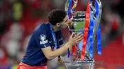 حكيمي وكفاراتسخيليا يتصدران ترتيب صانعي الأهداف في دوري أبطال أوروبا