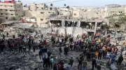 غارة إسرائيلية على مخيم النصيرات وسط قطاع غزة