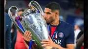 خالد بيومي يهنئ حكيمي بعد تتويج باريس بدوري أبطال أوروبا