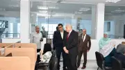 رئيس جامعة القناة يتفقد اختبارات الصيدلة الإلكترونية ويشيد بالتجهيزات