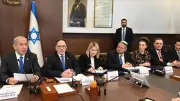 وزراء الاحتلال يهددون باجتياح بيروت بعد السيطرة على قلعة الشقيف