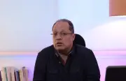 هاني لبيب يحذر من التصيد الرقمي: احترس من منصات بيع الوهم
