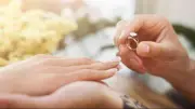 حدود التعامل بين الخاطب والمخطوبة بعد كتب الكتاب.. دار الإفتاء تجيب