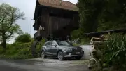بنتلي تكشف عن شاليه فاخر على عجلات: Bentayga EWB Chalet Edition