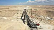 فيديو بتقنية الـ Hyper-lapse يرصد ملحمة تنفيذ كوبري الخور بمشروع القطار السريع