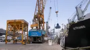 ميناء دمياط يستقبل سفينة ULTRAMED في أول عملية ترانزيت مباشر لليوريا الصب