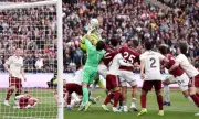بعد إلغاء هدفه أمام أرسنال.. ويست هام يطالب بالاستماع لتسجيلات حكام VAR