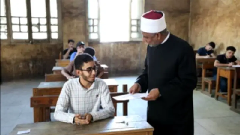متابعة قيادات الأزهر لامتحانات الثانوية الأزهرية الأدبية في القرآن والحديث