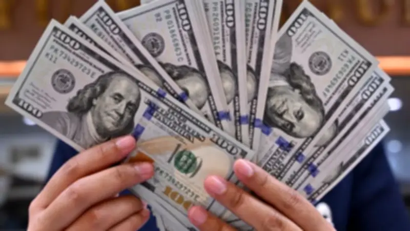 انخفاض الدولار دون 50 جنيهاً في مصر لأول مرة.. أسعار العملة اليوم