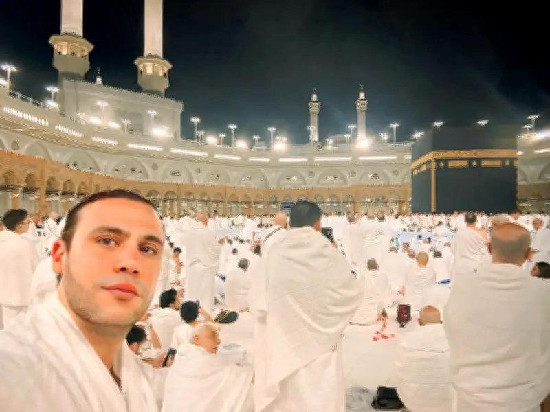 محمد إمام يؤدي مناسك العمرة: يارب اكتبها لكل مشتاق