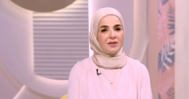 منى عبد الغني: الحب وحده لا يكفي لضمان زواج ناجح