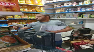 حملة مكبرة لصحة المنيا على أسواق سمالوط تسفر عن 10 محاضر وإعدام أغذية فاسدة