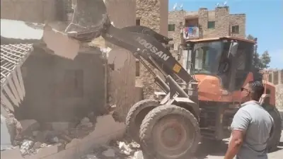سكرتير عام الإسماعيلية يتابع حملة لإزالة 22 حالة تعدٍ في حي ثالث