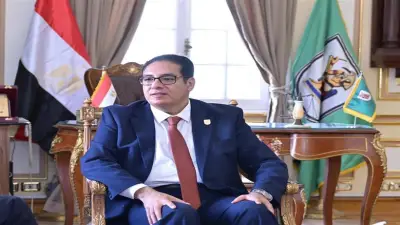 فريق بحثي بعلوم القاهرة يحقق نسبة تحلل بلاستيك 26.8% باستخدام بكتيريا
