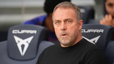 منبوذ الهلال ينقذ ميركاتو برشلونة.. و4 نجوم على حافة الهاوية