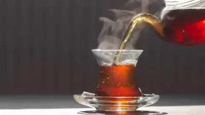 5 أضرار للإكثار من الشاي وبدائل غذائية لتحسين المزاج