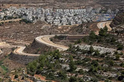 أكسوس: إسرائيل تخطط لتمويل 61 مستوطنة جديدة بالضفة