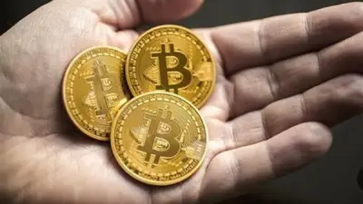 بيتكوين تهوي لأدنى مستوى منذ بداية الحرب على إيران دون 62 ألف دولار