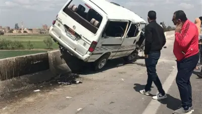 إصابة 7 معلمين في حادث تصادم بأسيوط أثناء عودتهم من لجان الإعدادية