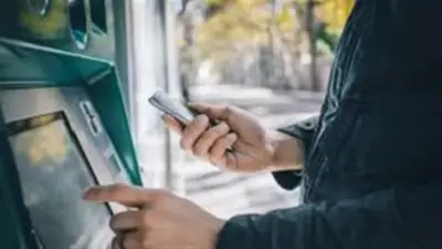 7 أخطاء شائعة ببطاقات الائتمان تدفعك لدوامة الديون وكيفية تجنبها