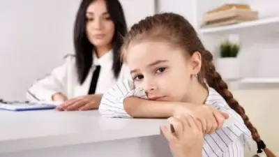 لماذا يُهمَل اضطراب ADHD لدى الفتيات؟ الأسباب والأعراض الخفية