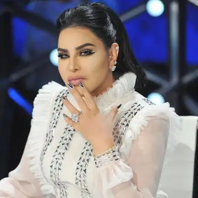 أحلام تساند المنتخب المصري بفيديو من ملعب المباراة وتغني النشيد الوطني