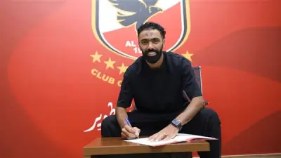 الأهلي يعلن تجديد عقد حسين الشحات رسميًا لموسمين إضافيين
