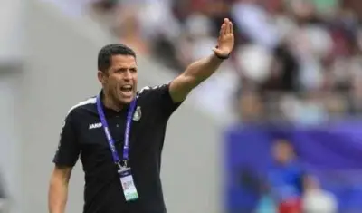 عمرو بركات يبدأ مهمته مع الأهلي قبل الوصول إلى القاهرة ويحسم ملف الراحلين