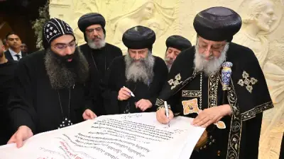 البابا تواضروس يوقع وثيقة فيلم القدس الثانية تخليدًا لتاريخ دير المحرق