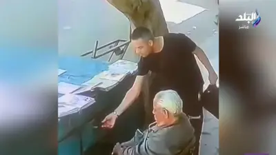 أحمد موسى يطالب بالقبض على سارق عم شعبان بائع الجرائد بحلوان