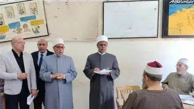 رئيس قطاع المعاهد الأزهرية يتفقد مركز تصحيح القراءات ويؤكد على الدقة