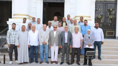 محافظ المنيا يلتقي تجار الجملة لبحث تشغيل سوق بني مزار الحضاري