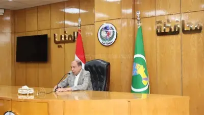 محافظ المنيا يلتقي تجار بني مزار لبحث تشغيل السوق الحضاري الجديد