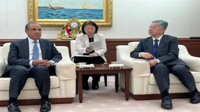 وزير الخارجية يبحث التعاون الثقافي مع رئيس متحف مين-أون للموسيقى الياباني