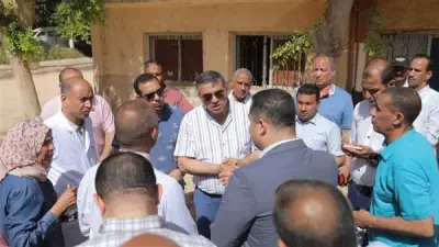 محافظ قنا يفاجئ مستشفى نقادة المركزي ويحيل مديرها للتحقيق