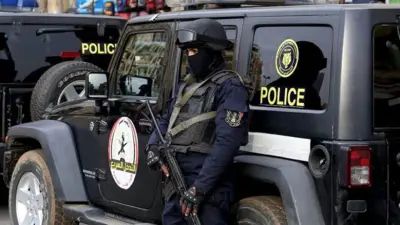 ضبط شخصين تعديا على عامل توصيل بسلاح أبيض في حدائق القبة