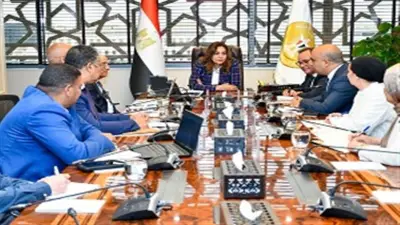 وزيرة البيئة توجه بزيادة مواقع الغوص البديلة واستكمال تتبع أسماك القرش