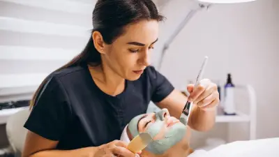 إحالة سيدة أعمال مالك مركز تجميل شهير للجنايات بتهمة التهرب الضريبي