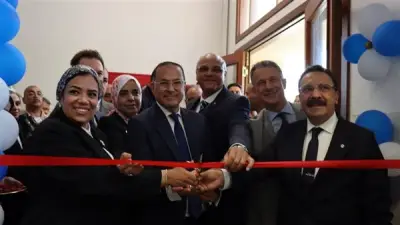 جامعة الإسكندرية تفتتح أول مركز تعليمي لتصنيع الطماطم المقشرة بمصر