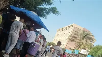 إقبال طلاب الإعدادية بالإسكندرية على عربة الفول قبل امتحانات اللغة العربية